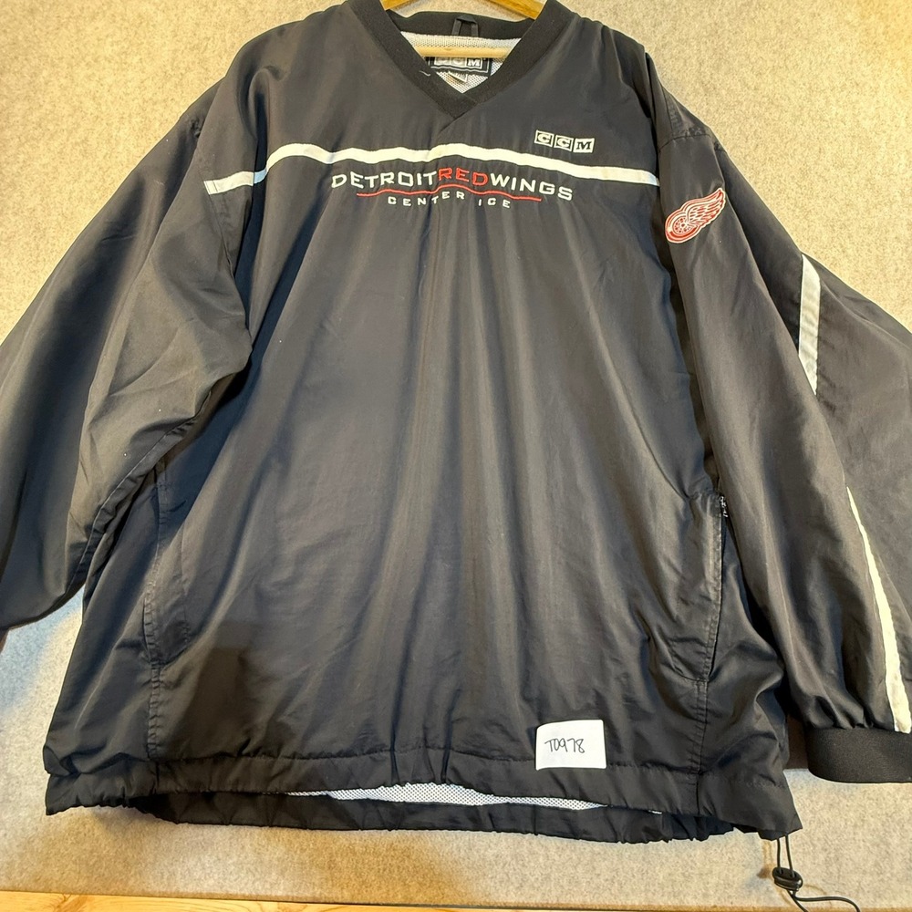 CCM Detroit Red Wings Center Ice Windbreaker Pullover Mens 2XL Black V-Neck NHL